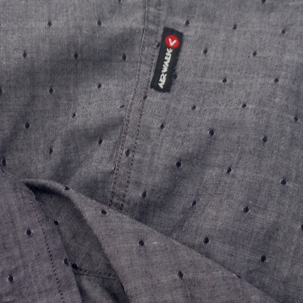 Airwalk size S long sleeve button down - Picture 2 of 7